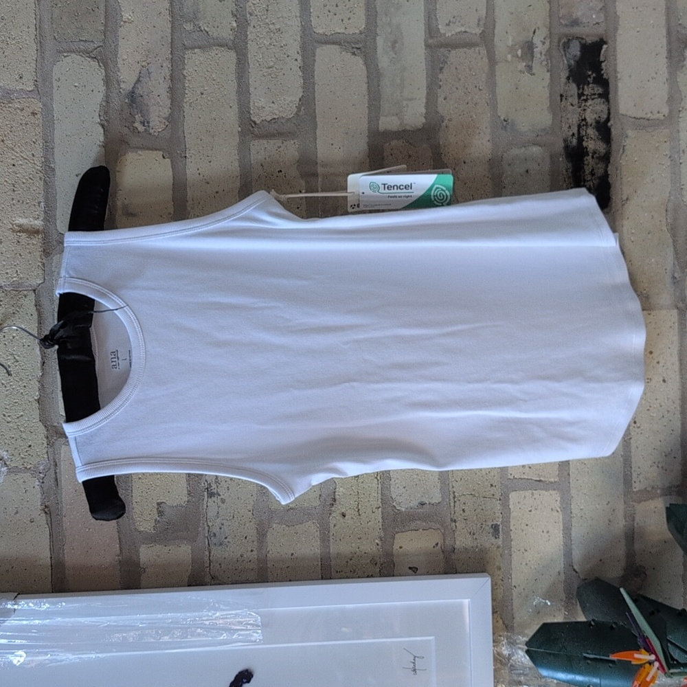 a.n.a White Sleeveless Tank Top